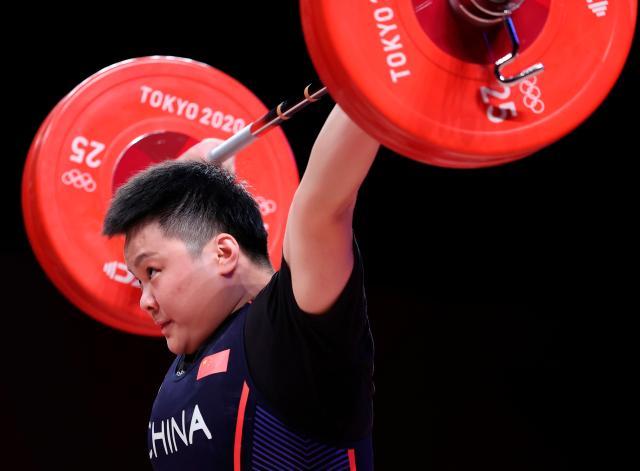 开云APP-过去三年，汪周雨只干了一件事：参赛，顺便包揽三冠