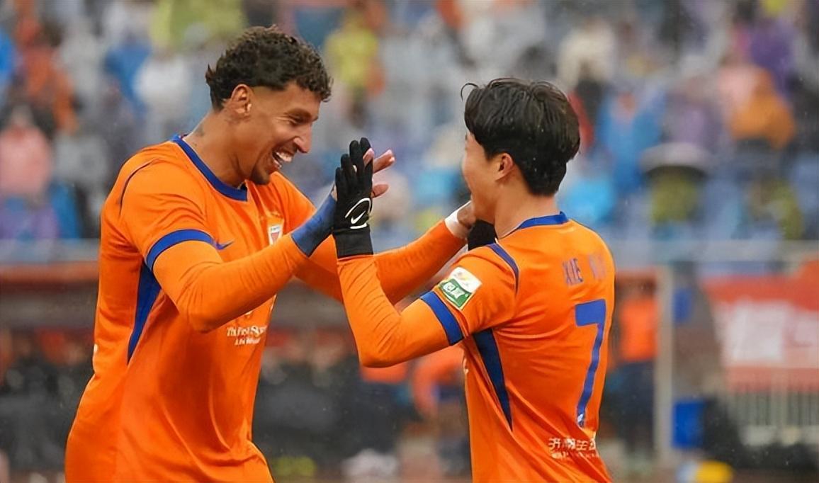 开云注册入口-喜讯！一场2：1让邵佳一喜添前场两大猛将，国足一短板可迎刃而解