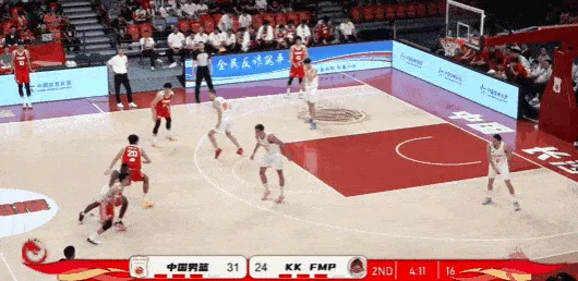 开云APP-中国男篮持球过半场,巴尔纳凶狠撞倒赵嘉义吃到违体犯规